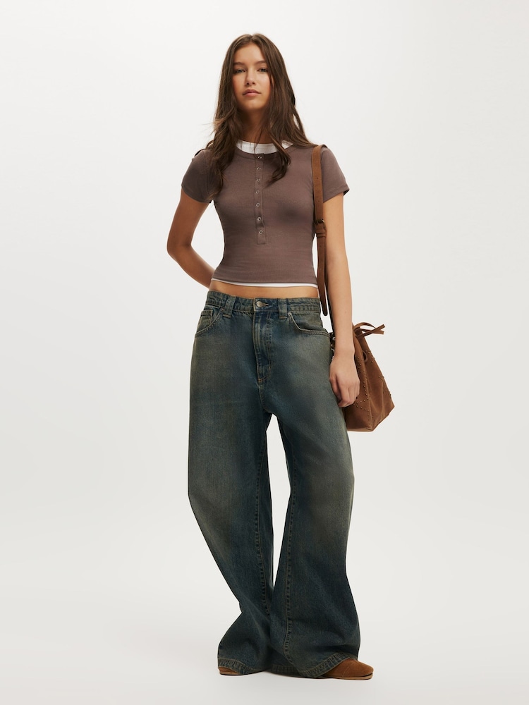 Castanho - Cotton On Christy Henley T-Shirt - Imagem 4 de 4