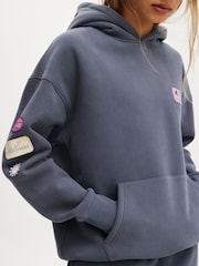 Cinza - Moletom com capuz com estampa gráfica premium Cotton On Plush - Imagem 3 de 4