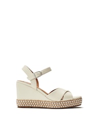 كريم - Moda in Pelle Janeen Ball Trim Mid Height Square Toe Comfort Wedge Sandals - صورة 1 من 4