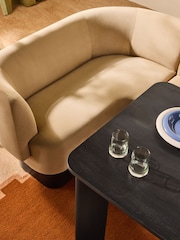 MADE.COM Novara Dining Table and Bench Set - 8এর মধ্যে 3 ছবি