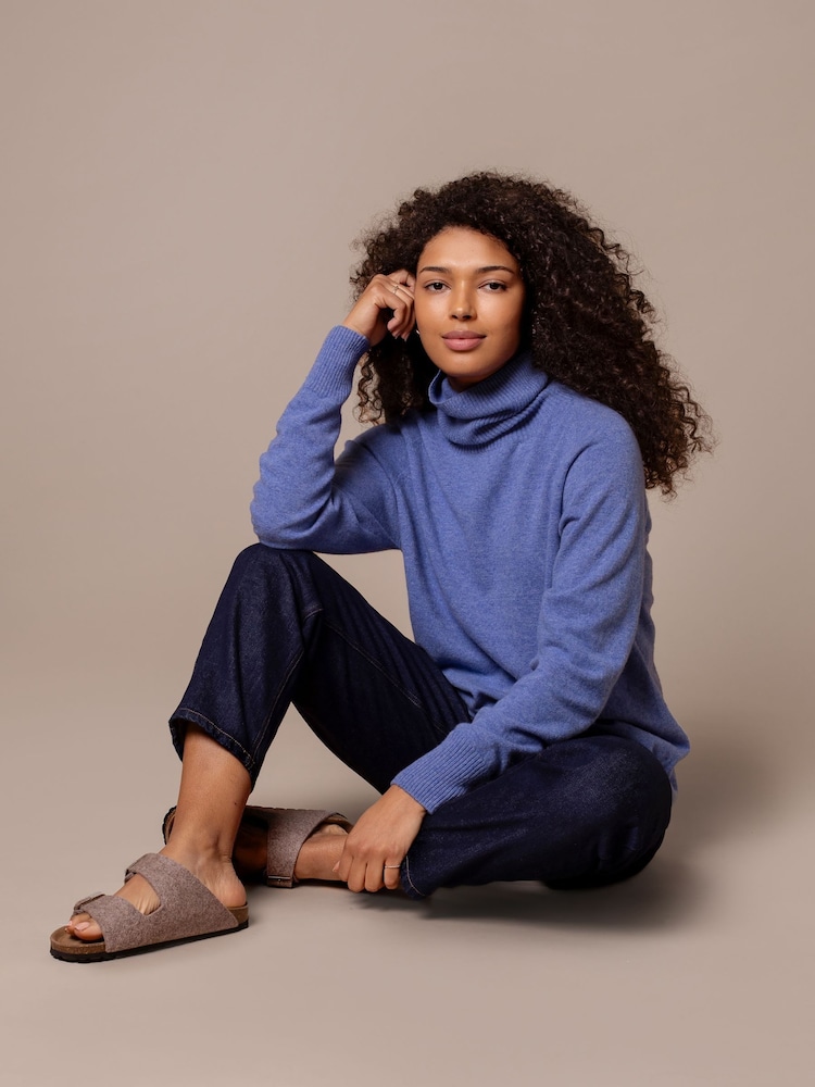 Celtic & Co. Womens Geelong Slouch Roll Neck Jumper - Image 2 of 4 Celtic & Co. Womens Geelong Slouch Roll Neck Jumper - Image 2 of 4