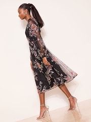 Lipsy Premium Maxikleid mit floralen Netzstoff-Ärmeln - Bild 3 von 4