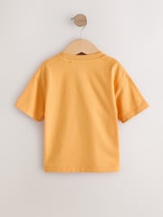 برتقالي بشعار - تيشرت بأكمام قصيرة بطبعة صغيرة للأطفال (3شهور -7سنوات) - صورة 2 من 4