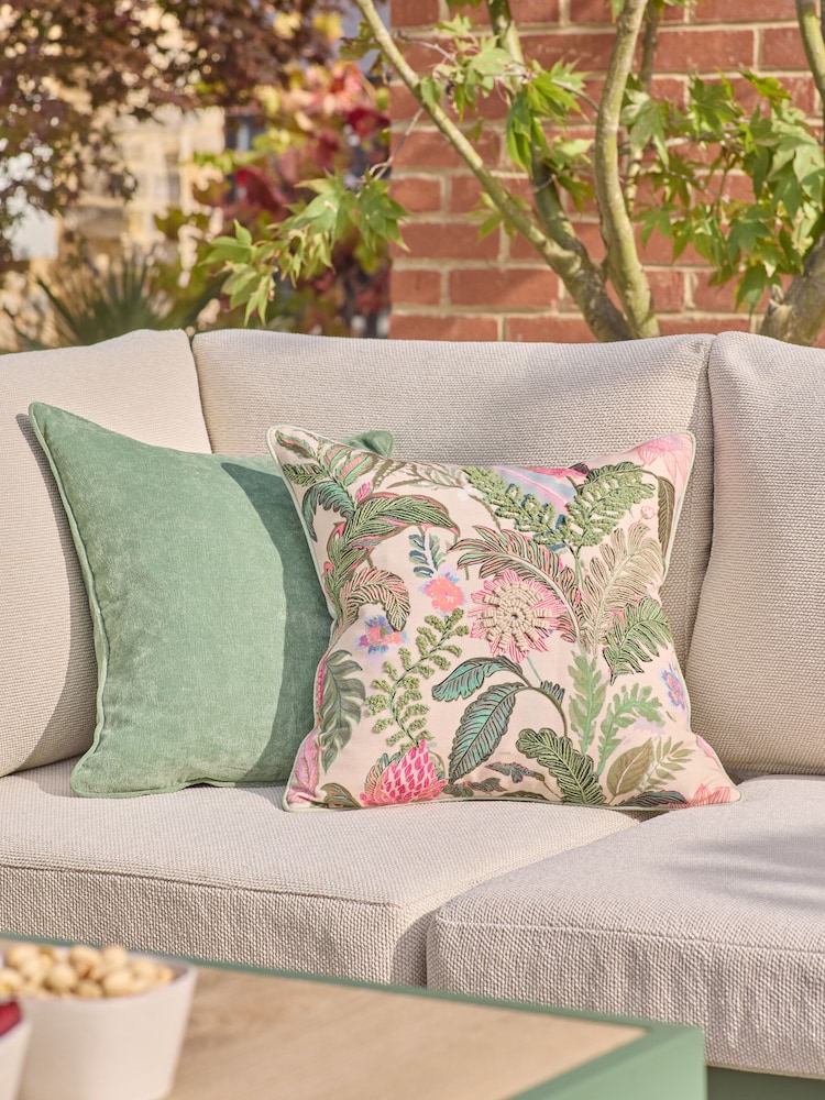43 x 43cm Indoor Outdoor Embroidered Tropical Floral Cushion - Bild 1 von 5