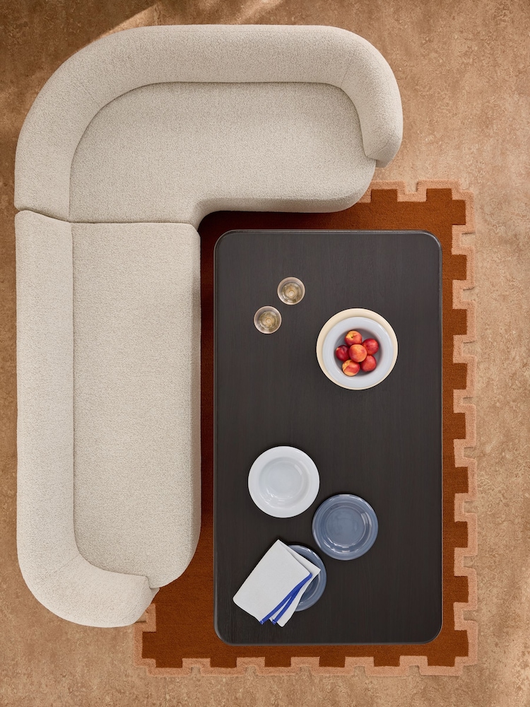 طاولة طعام ومقعد نوفارا من MADE.COM حزمة - صورة 2 من 6