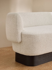 طاولة طعام ومقعد نوفارا من MADE.COM حزمة - صورة 4 من 6