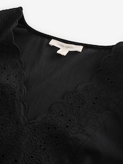 Schwarz - Laura Ashley Midi-Kleid aus Baumwolle mit Lochstickerei - Bild 2 von 4