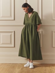 Khakigrün - Laura Ashley Midi-Kleid aus Baumwolle mit Lochstickerei - Bild 1 von 8