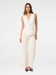 Blusa envolvente de crepe Jacqueline Forever New - Imagem 5 de 5
