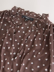 Chocolate Brown Spot Pleated Mesh Print V-Neck Occasion Maxi Dress - Image 6 of 7