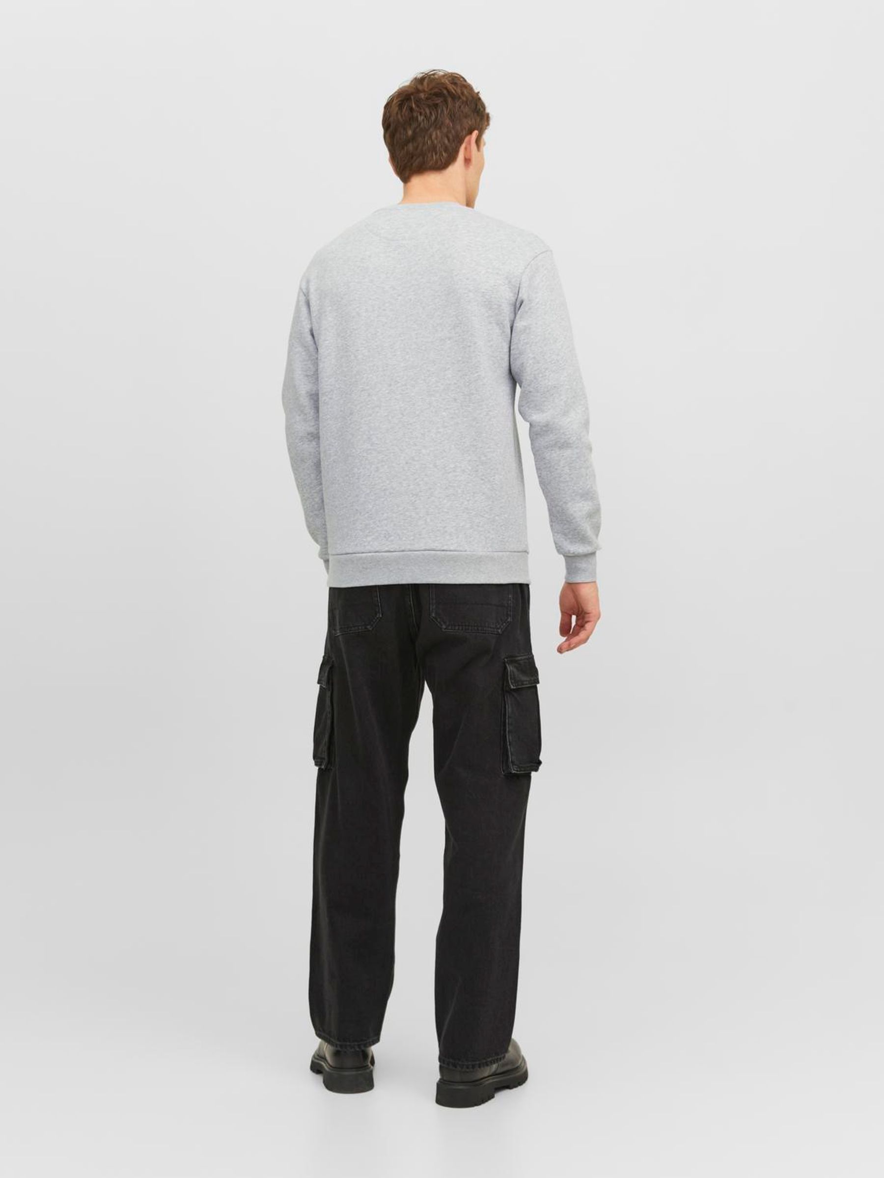 Next：日本 ライトグレー - Jack & Jones クルーネック スウェット