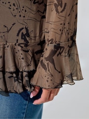 Blusa de malha com babados e estampa de cavalo Yours Curve Limited - Imagem 4 de 5