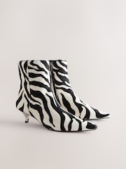 Zebra Print Leather - Forever Comfort® Almond Toe Heeled Ankle Boots - Bild 8 von 11