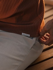 Castanho - MAUVAIS Elysee Ribbed Revere Polo - Imagem 4 de 4