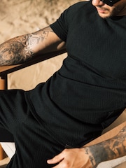 Preto - MAUVAIS Tanami Textured Stretch Tee - Imagem 2 de 4