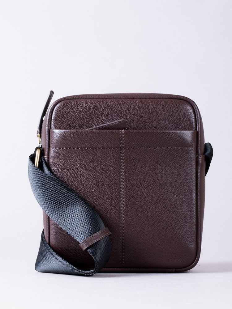 بني - Lakeland Leather Crummock Reporter Bag - صورة 2 من 7