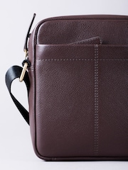 بني - Lakeland Leather Crummock Reporter Bag - صورة 3 من 7