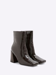 River Island Faux Leather Square Toe Heeled Boots - Imagem 3 de 6