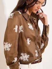 قميص مطرز من Lipsy  - Image 1 of 4