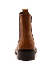 Natur - Off The Hook – Kiki – Chelsea-Stiefel aus Lackleder - Bild 5 von 6