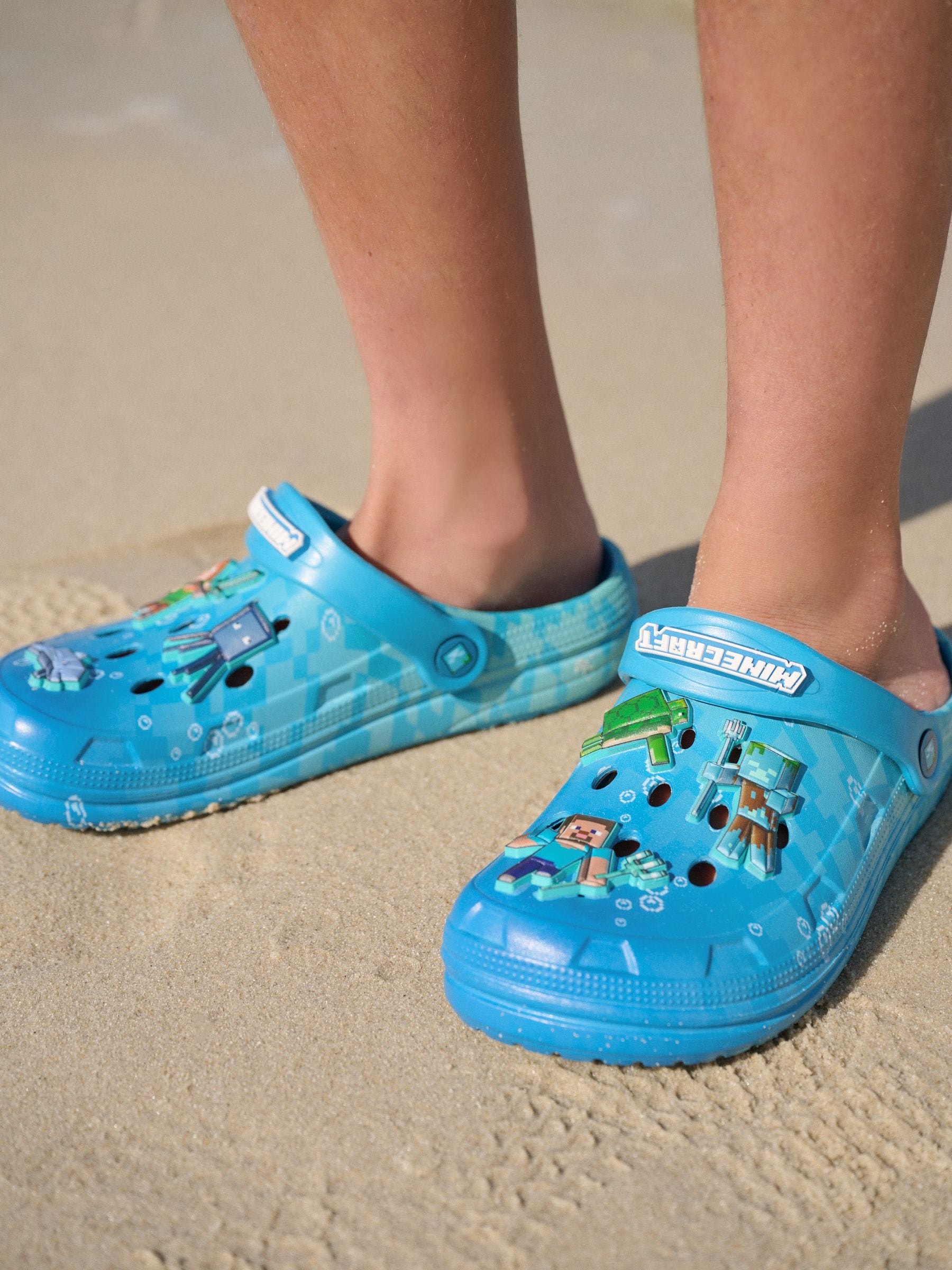 NEW Crocs Minecraft Clogs Slippers Sandals Shoes Size Men\'s 9 Unisex Adult Crocs Classic Clog Minecraft Preschool Grade School Sandals  main image 2