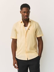 Jaune - Coupe classique - Chemise Oxford à manches courtes Easy Iron Button Down - Image 1 de 7