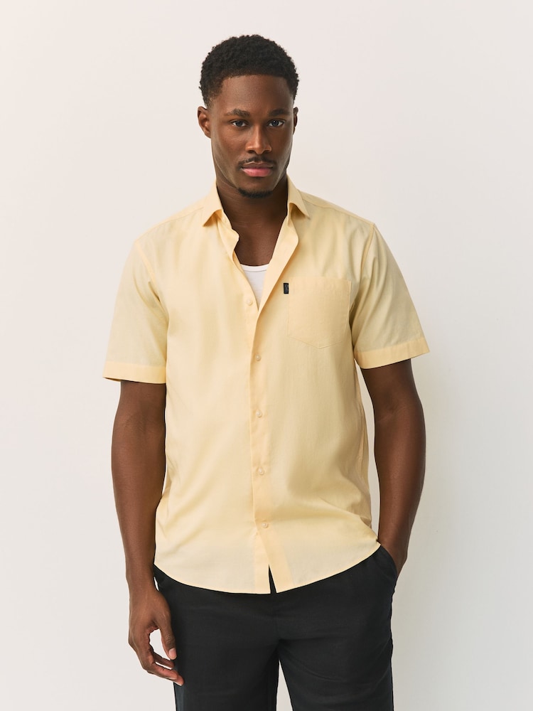 Jaune - Coupe classique - Chemise Oxford à manches courtes Easy Iron Button Down - Image 1 de 7