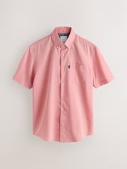 珊瑚粉色 - 常规版型 - 短袖 Easy Iron Button Down 牛津布 衬衫 - 3的图像1｝