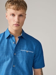 أزرق - Cotton Linen Blend Short Sleeve Trimmed Shirt - Image 1 of 7