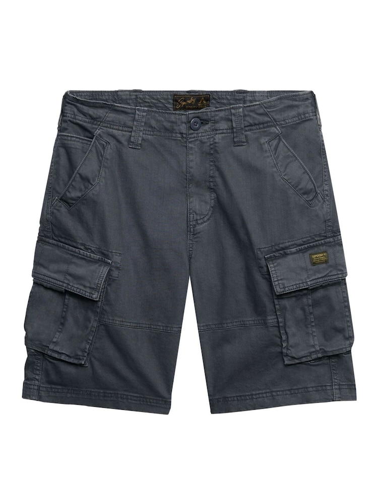 אפור - מכנסי דגמ"ח קצרים של Superdry דגם Core - תמונה 1 מתוך 1 אפור - מכנסי דגמ"ח קצרים של Superdry דגם Core - תמונה 1 מתוך 1