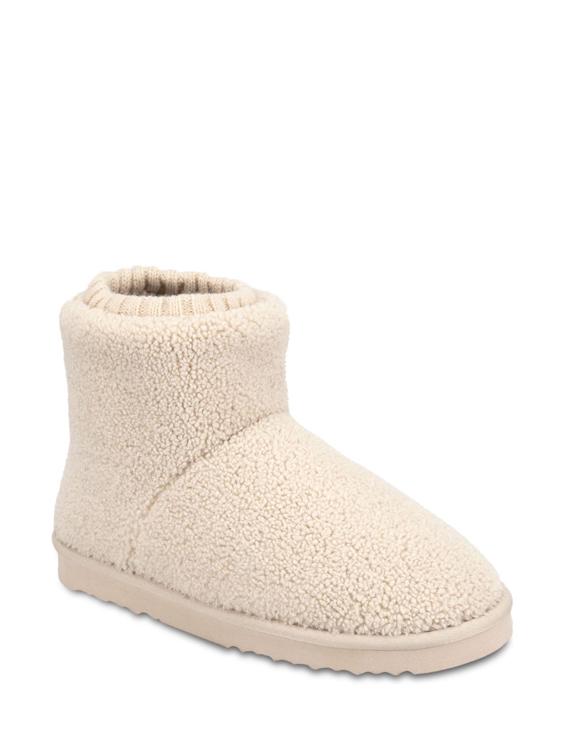 Buy Totes Cream Isotoner Ladies Borg Boots With Cuff Detail from the ...