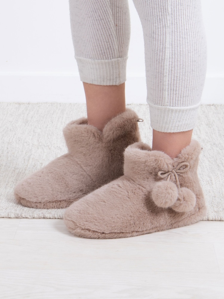 Totes Cream Toasties Ladies Faux Fur Boot Slippers - Image 1 of 5 Totes Cream Toasties Ladies Faux Fur Boot Slippers - Image 1 of 5