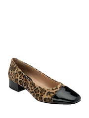 Lotus Suede Block Heel Shoes - صورة 1 من 4