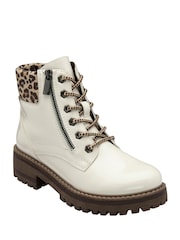 Botas de cano curto Lotus com zíper - Imagem 1 de 4