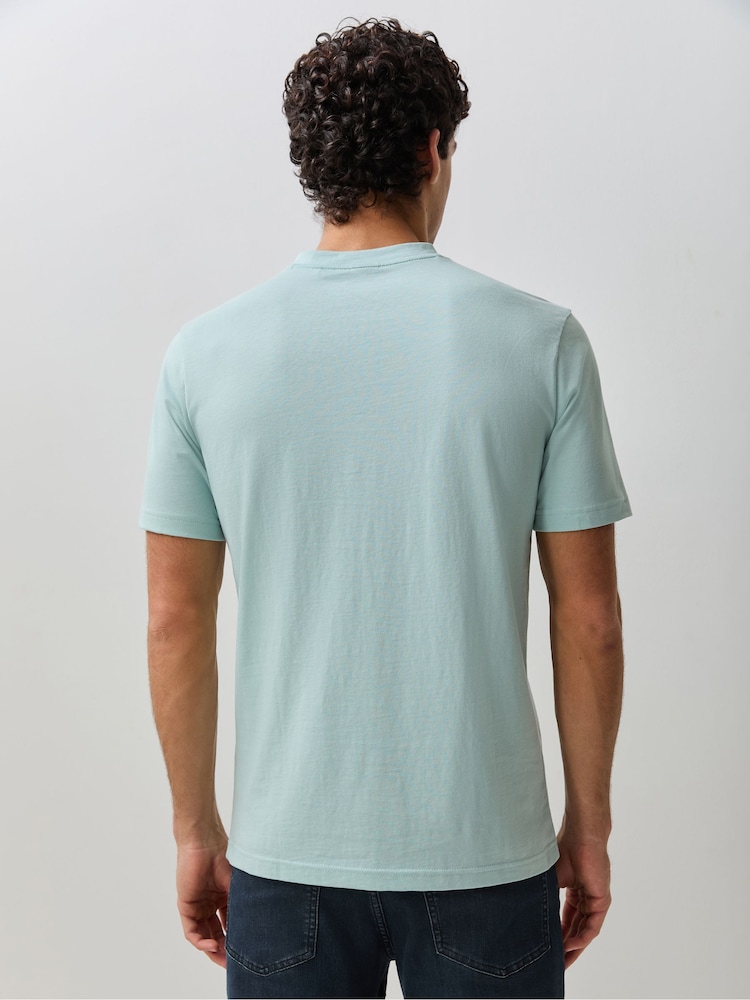 أخضر - تيشِرت بتلبيس قياسي وتصميم جرافيكي من BOSS - صورة 2 من 5