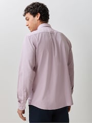 وردي فاتح - قميص قطن بأزرار كاملة تلبيس قياسي من BOSS - صورة 2 من 6