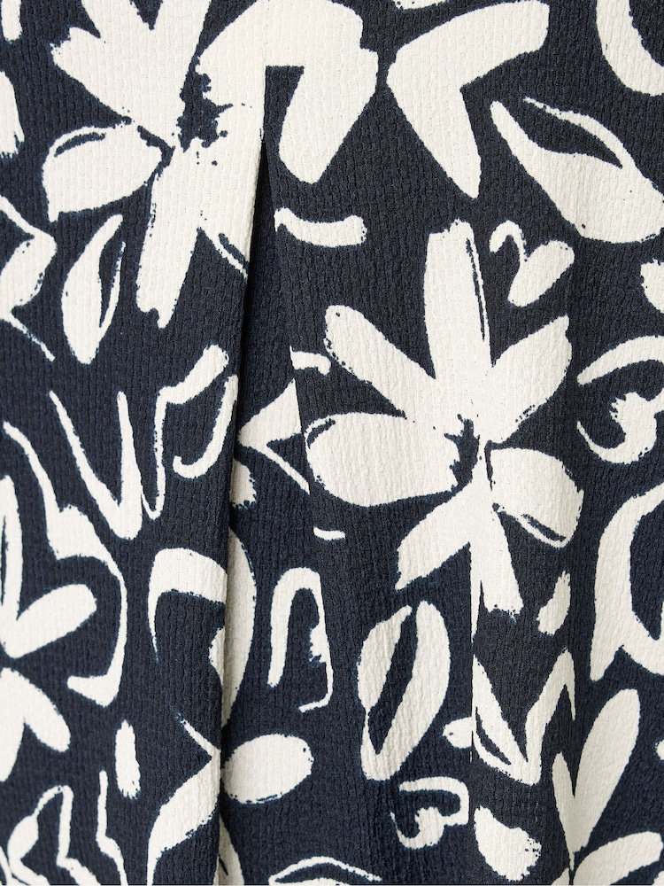 Yours Curve Blue Floral Textured Pleated Front Blouse - Image 5 of 5 Yours Curve Blue Floral Textured Pleated Front Blouse - Image 5 of 5