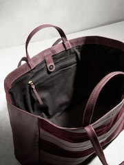 لون التوت - حقيبة كتف جلدية بتصميم مُقسم - صورة 7 من 9