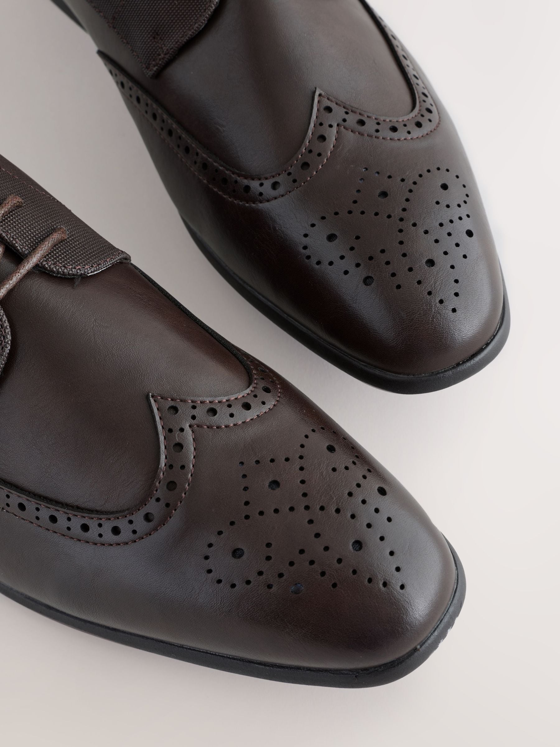 Cumpără Maro - Extra lat - Pantofi Brogue from Next Romania