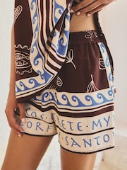 עם הדפס בצבע חום/כחול בשוליים - מכנסיים קצרים עם פשתן - תמונה 5 מתוך 8