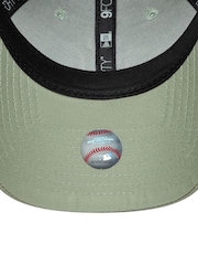 New Era Green New York Yankees League Essential Adjustable Cap - Image 5 of 5