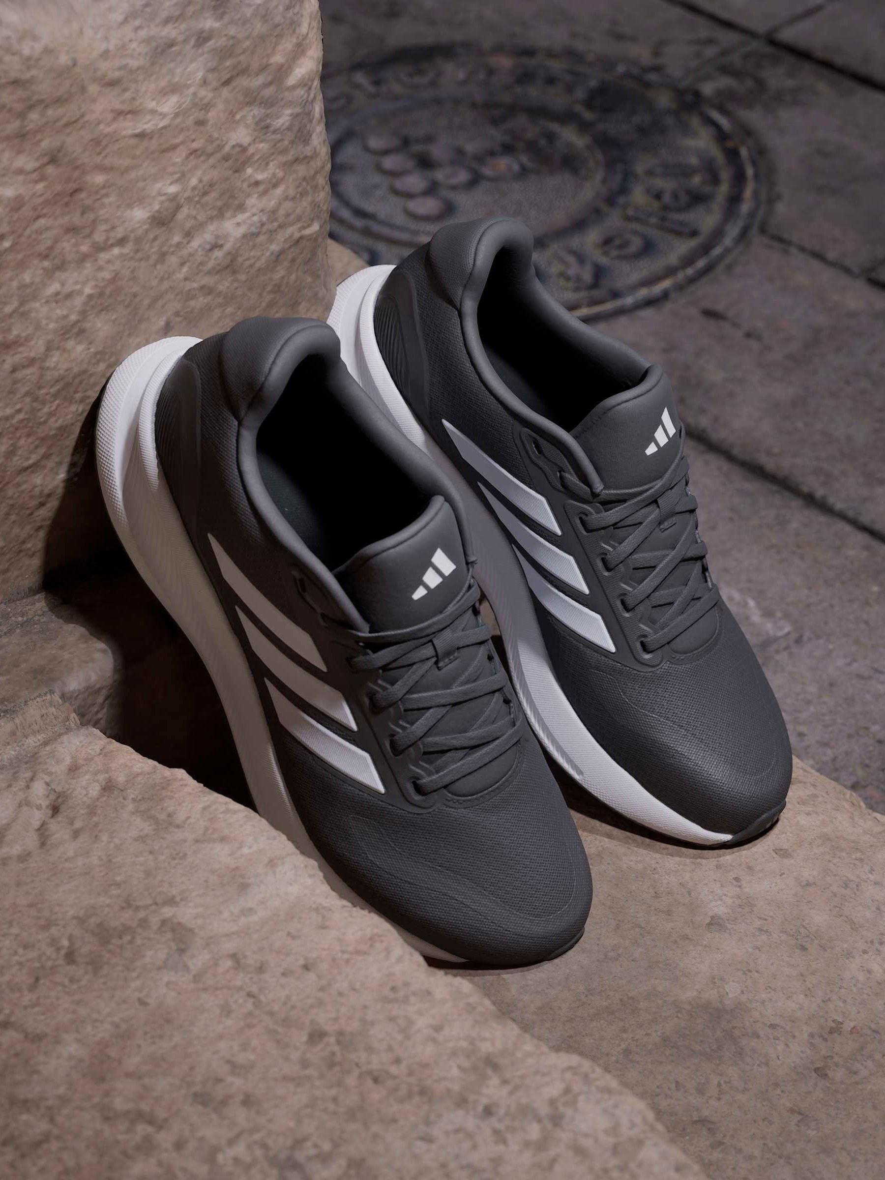 Comprar Tênis de corrida largos adidas Runfalcon 5 from Next Brazil