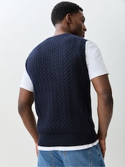 Lacoste Ärmelloser Zopfmuster-Pullover in normaler Passform - Bild 3 von 9