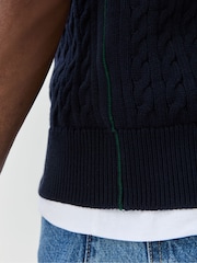 Lacoste Ärmelloser Zopfmuster-Pullover in normaler Passform - Bild 5 von 9