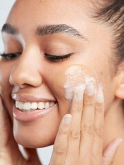 ELEMIS Superfood Facial Wash 200ml - Image 3 of 4