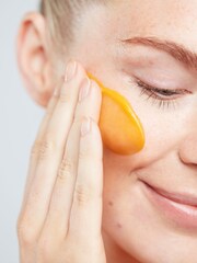 ELEMIS Superfood Glow Cleansing Butter 90ml - Image 3 of 5
