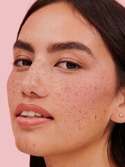 Benefit Dandelion BabyPink Blusher  Brightening Finishing Face Powder - Image 2 of 5