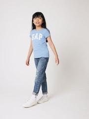 Lavado azul medio - Vaqueros estilo girlfriend desgastados de Gap (5-16años) - Imagen 4 de 9