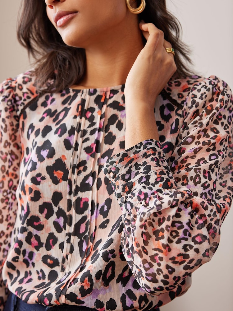 Love & Roses Neutral Animal Printed Long Sleeve Blouse With Central Pintuck Details - Image 4 of 4 Love & Roses Neutral Animal Printed Long Sleeve Blouse With Central Pintuck Details - Image 4 of 4