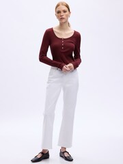 Gap Geripptes Henley-Shirt mit U-Ausschnitt, langen Ärmeln und Knopfleiste - Bild 1 von 1